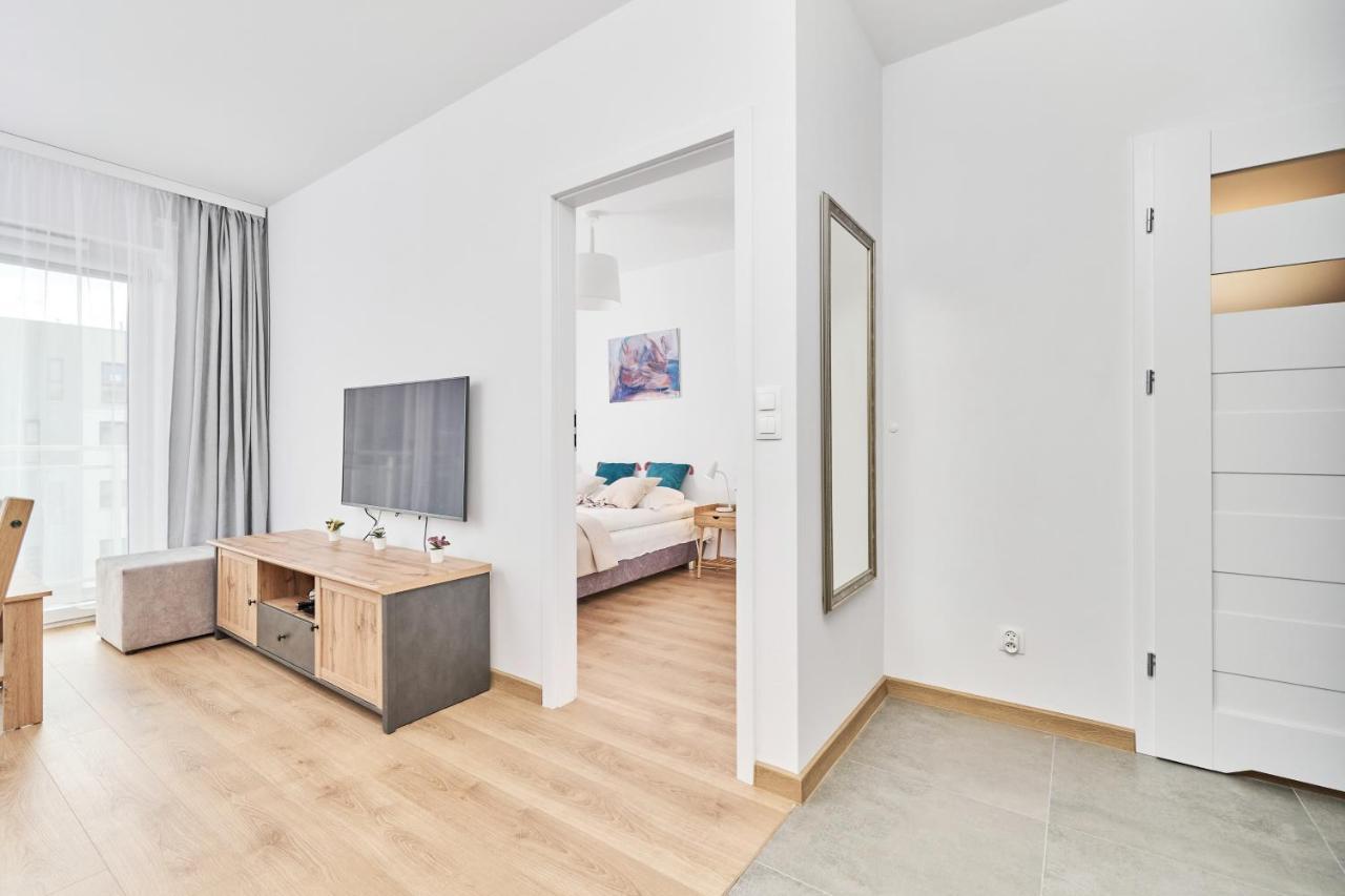 Apartment Wichrowa With Free Garage Wroclaw By Noclegi Renters Breslávia Exterior foto