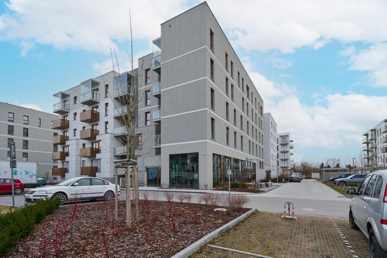 Apartment Wichrowa With Free Garage Wroclaw By Noclegi Renters Breslávia Exterior foto