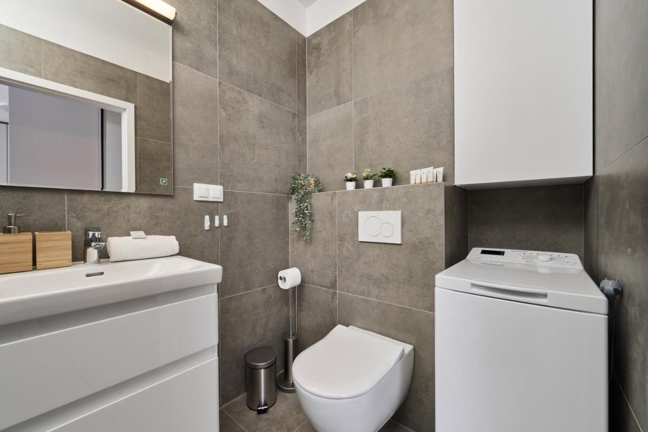 Apartment Wichrowa With Free Garage Wroclaw By Noclegi Renters Breslávia Exterior foto